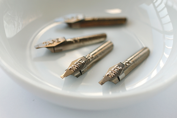 Tape/italic pen