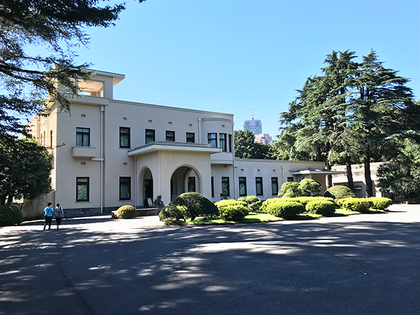 アールデコ建築の東京都庭園美術館