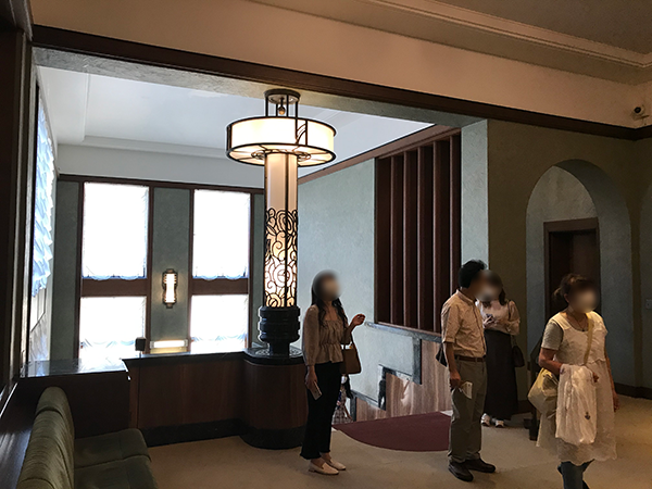 館内の2階、ひんやり薄暗いけど全体的に落ち着いて心地よい空間でした
